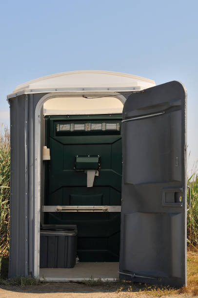 Best Portable restroom trailer rental  in Laupahoehoe, HI